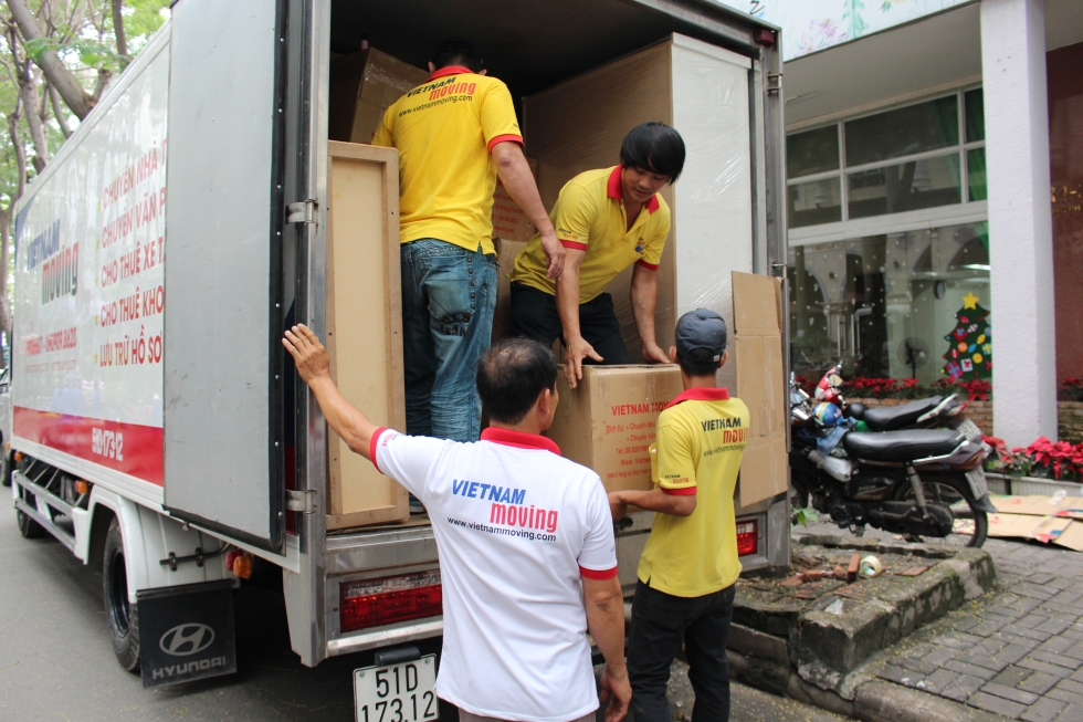 Hệ thống xe taxi tải cung cấp dịch vụ chuyển nhà trọn gói tại TPHCM - HN công ty Vietnam Moving. 