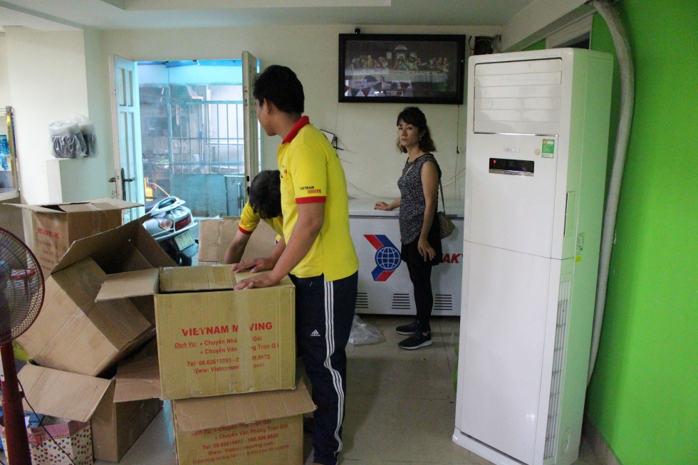 Đội ngũ nhân viên cung cấp dịch vụ dọn văn phòng tại Hà Nội công ty Vietnam Moving