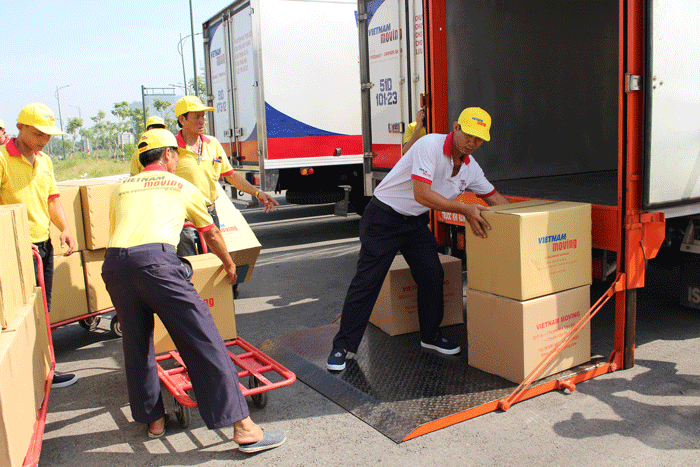 Dịch vụ taxi tải chuyển nhà trọn gói giá rẻ tại TPHCM - Công ty Vietnam Moving.
