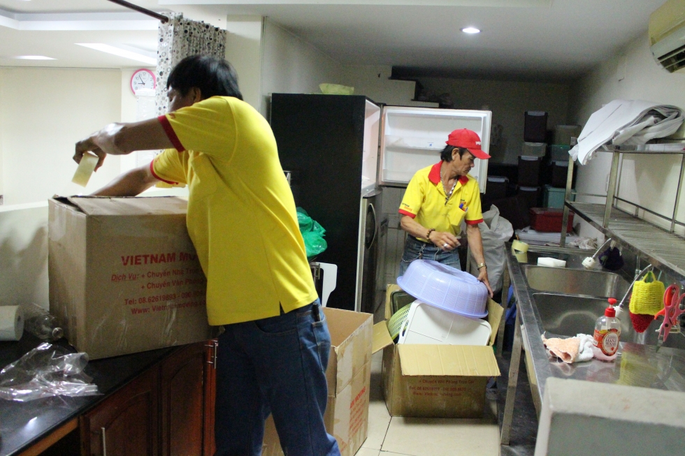 Đội ngũ nhân viên cung cấp dịch vụ dọn văn phòng tại Hà Nội công ty Vietnam Moving